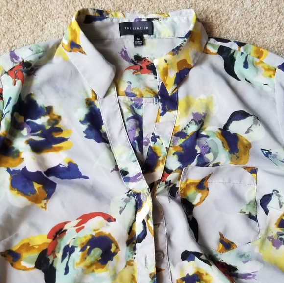 Floral button down - Picture 2 of 3